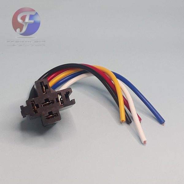 Enchufe relay